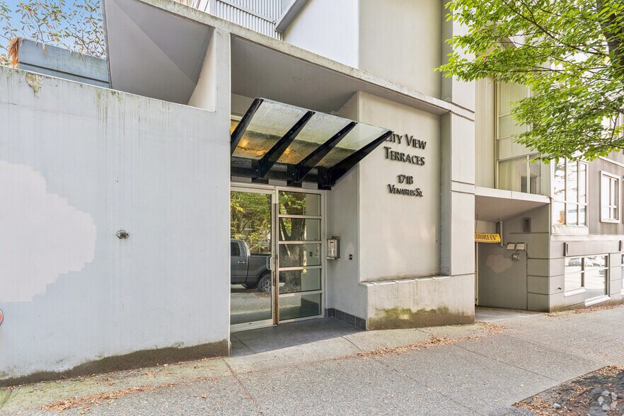 1718 Venables St, Vancouver, BC à vendre - Photo de l’immeuble – Image 2 sur 4