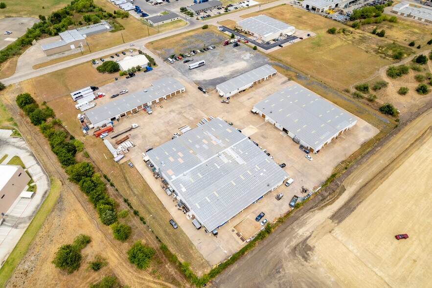 225 Metro Dr, Terrell, TX à louer - Aérien – Image 2 sur 38
