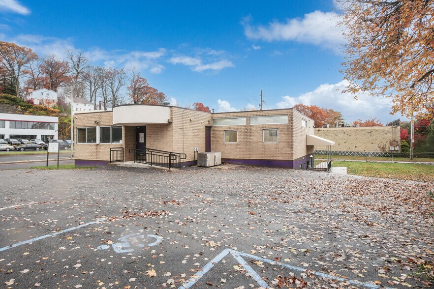 2176 Central Park Ave, Yonkers, NY à vendre - Photo de l’immeuble – Image 2 sur 11