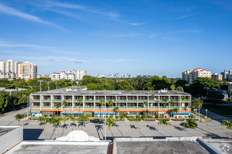 1101-1111 E Ponce De Leon Blvd, Miami, FL à vendre - Photo de l’immeuble – Image 2 sur 5