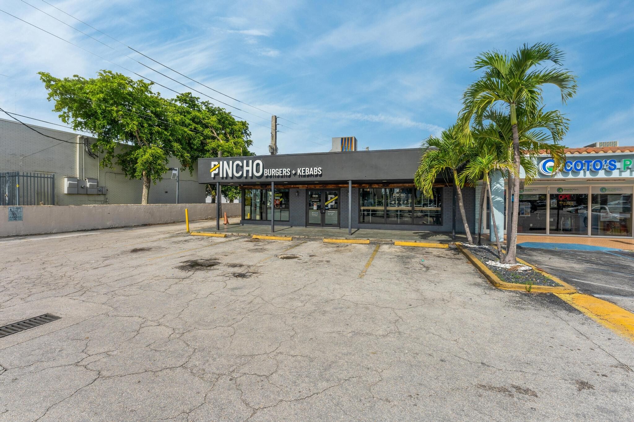 4950 W 12th Ave, Hialeah, FL à vendre Photo de l’immeuble– Image 1 sur 21