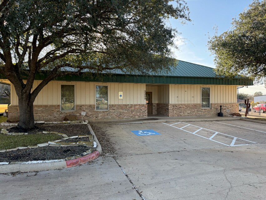3300 Longmire Dr, College Station, TX à vendre Photo de l’immeuble– Image 1 sur 4