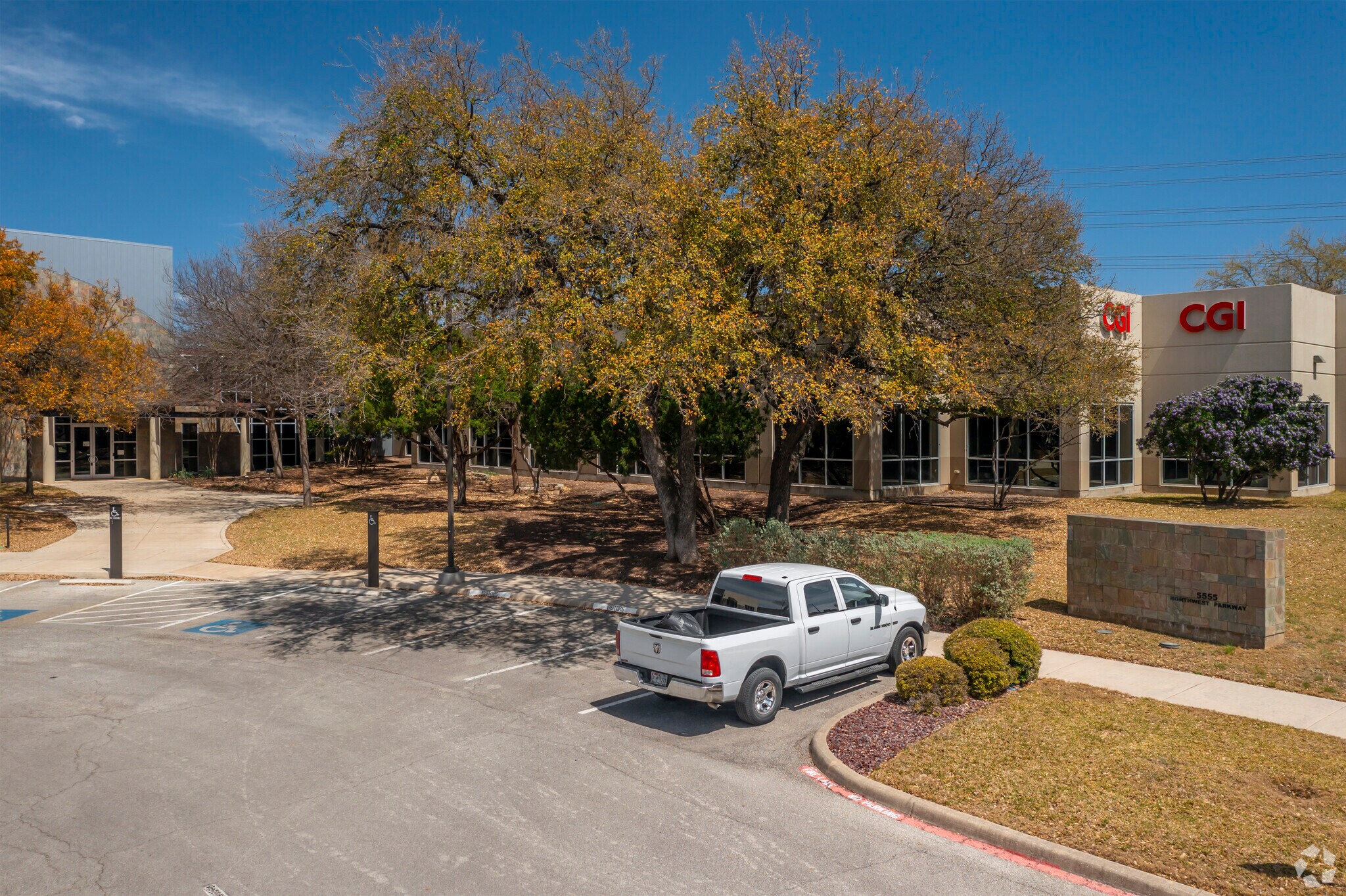 5555 Northwest Pky, San Antonio, TX à louer Photo principale– Image 1 sur 67