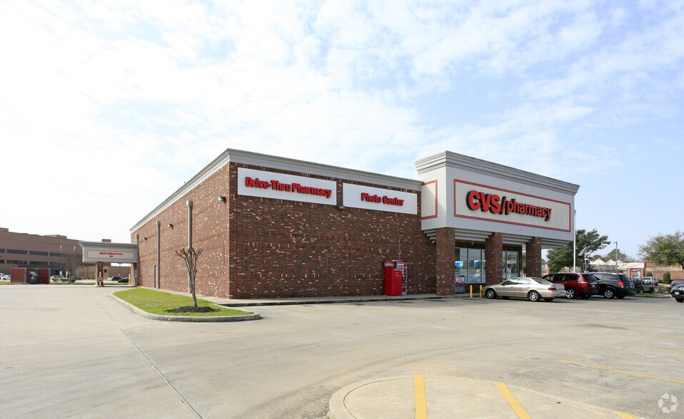 12585 Richmond Ave, Houston, TX à louer - Photo de l’immeuble – Image 2 sur 2