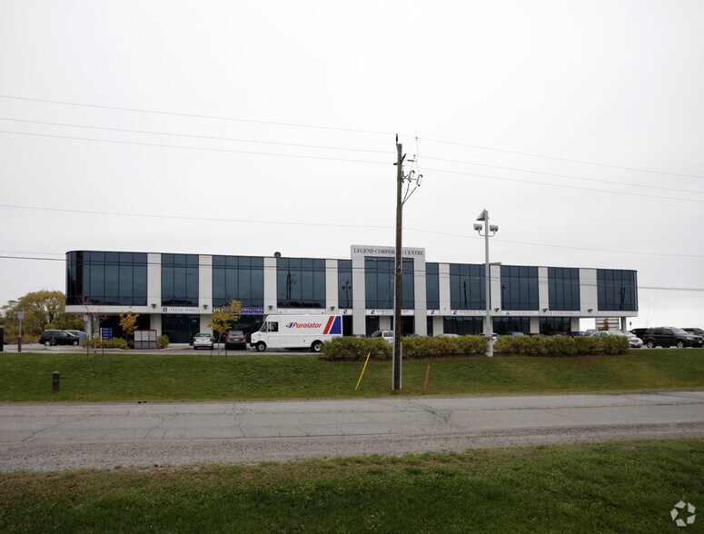 1660 North Service Rd E, Oakville, ON à vendre - Photo de l’immeuble – Image 2 sur 5