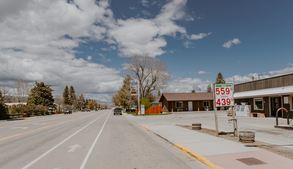 325 S Main St, Twin Bridges, MT à vendre - Photo de l’immeuble – Image 3 sur 28