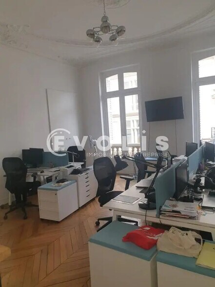 Bureau dans Paris à louer - Photo de l’immeuble – Image 1 sur 5