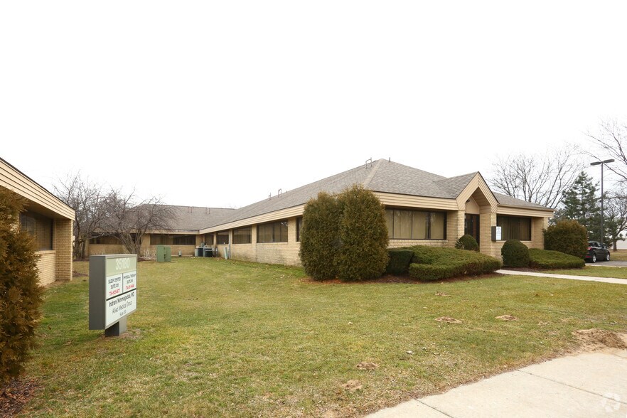 35150 Nankin Blvd, Westland, MI à vendre - Photo de l’immeuble – Image 2 sur 8