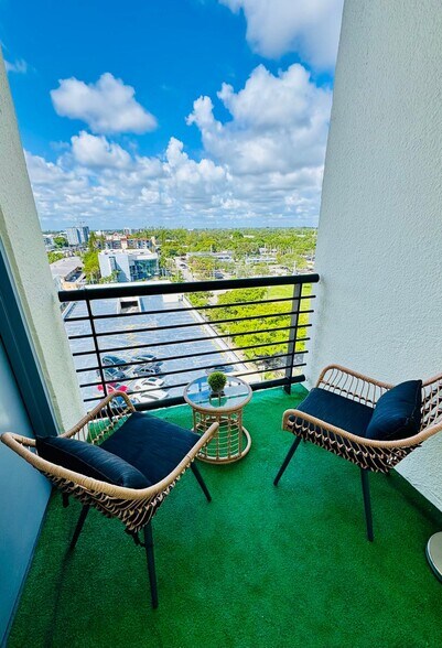 12550 Biscayne Blvd, North Miami, FL à vendre - Photo de l’immeuble – Image 3 sur 33