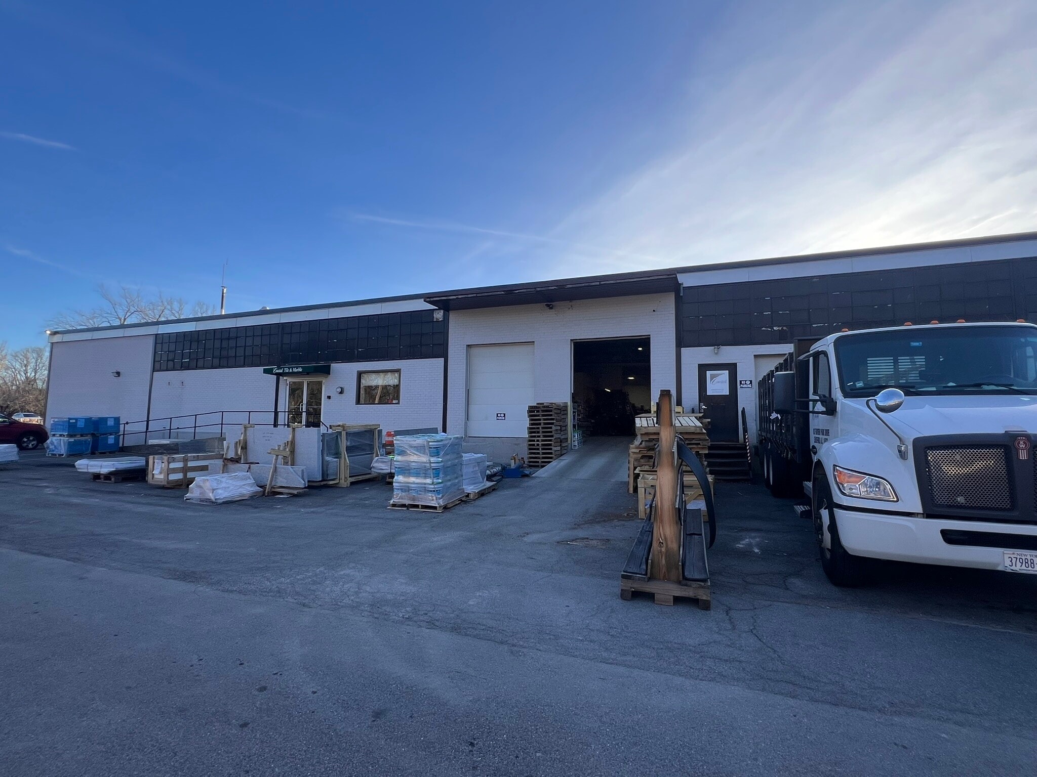 102 Fairview Park Dr, Elmsford, NY à louer Photo intérieure– Image 1 sur 17