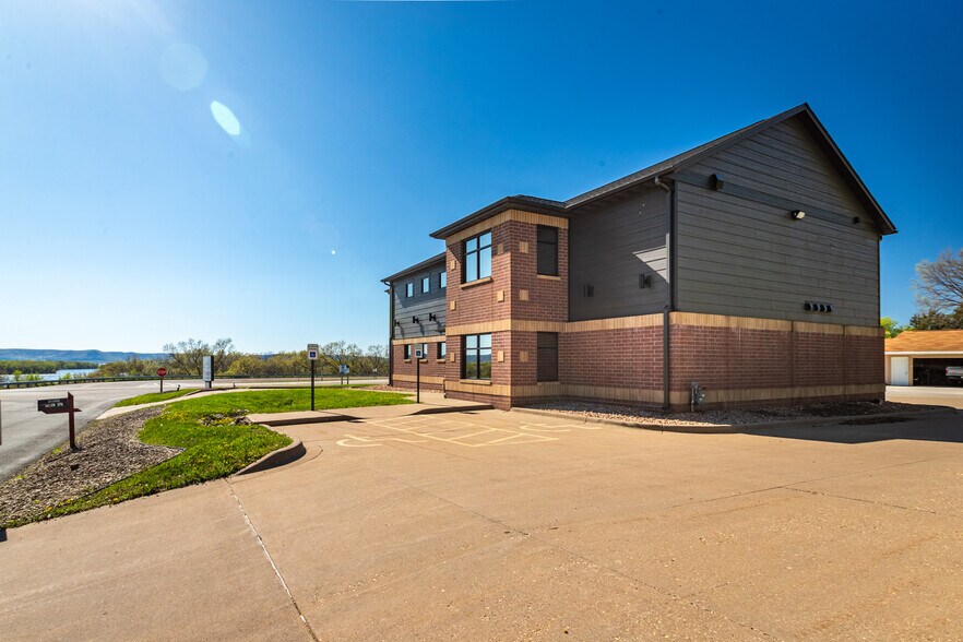 W6822 Hilltop Dr, Onalaska, WI à vendre - Photo de l’immeuble – Image 3 sur 6