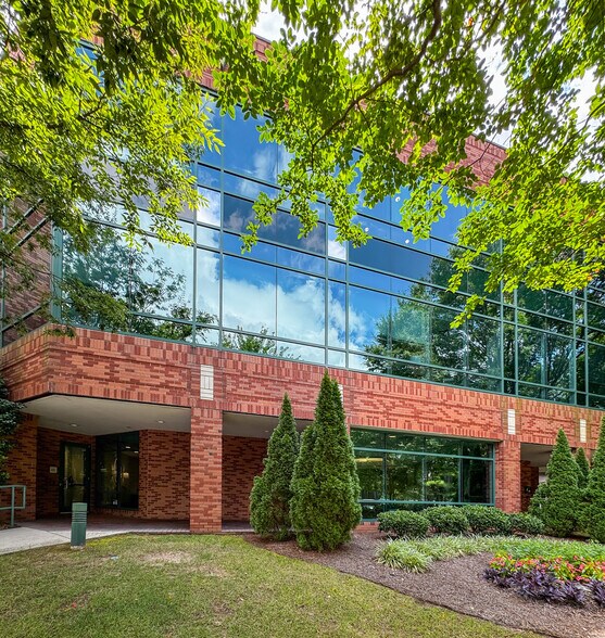 2304 Wesvill Ct, Raleigh, NC à louer - Photo de l’immeuble – Image 3 sur 3