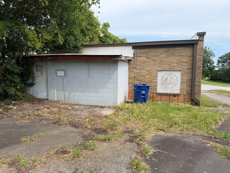 349 E Saint John St, Spartanburg, SC à vendre - Photo de l’immeuble – Image 3 sur 6