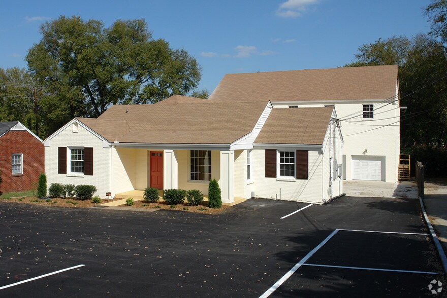 2702 Greystone Rd, Nashville, TN à vendre - Photo principale – Image 1 sur 75