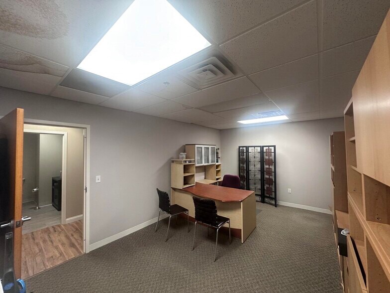948 E Franklin St, Dayton, OH à louer - Photo de l’immeuble – Image 3 sur 17