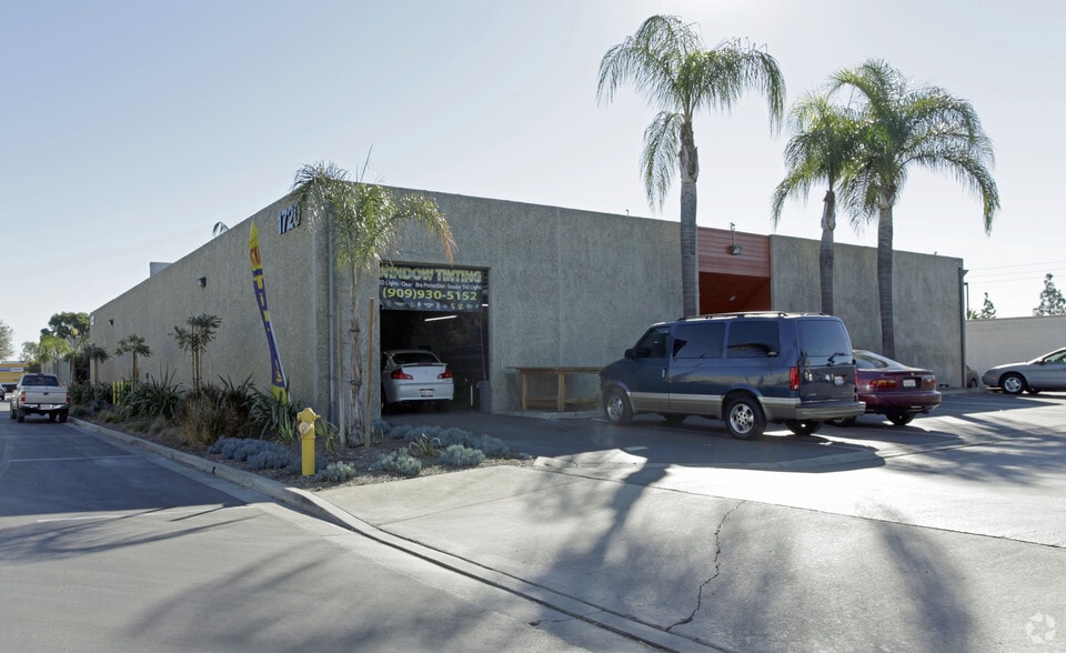 1704-1706 S Grove Ave, Ontario, CA à louer - Photo principale – Image 3 sur 4