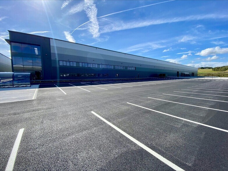 Frontier Ave, Blackburn à louer - Photo de l’immeuble – Image 2 sur 9