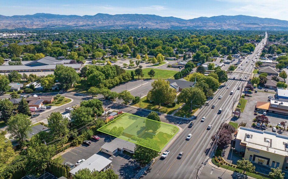 6604 W Overland Rd, Boise, ID à vendre - Photo de l’immeuble – Image 1 sur 7