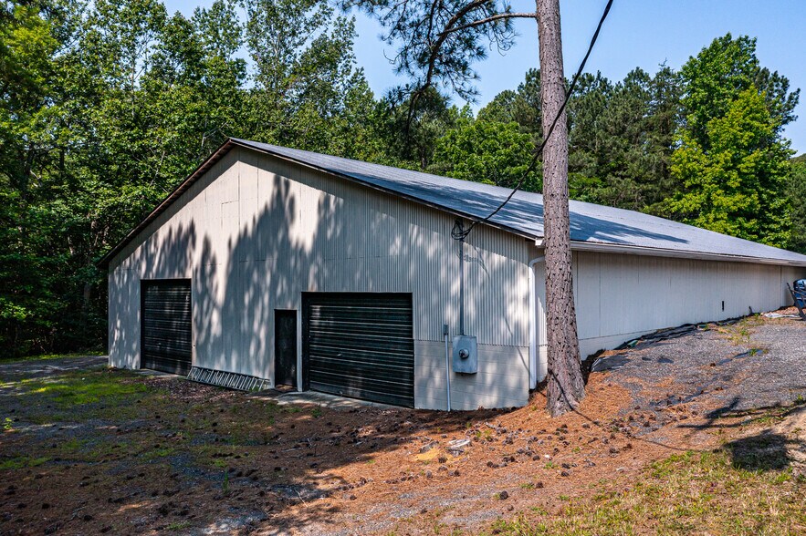 226 Village Green Dr, Callao, VA à vendre - Photo de l’immeuble – Image 3 sur 21
