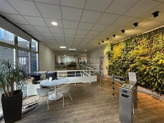 Plus de détails pour Local commercial à louer