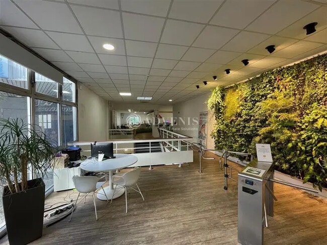 Plus de détails pour Local commercial à louer