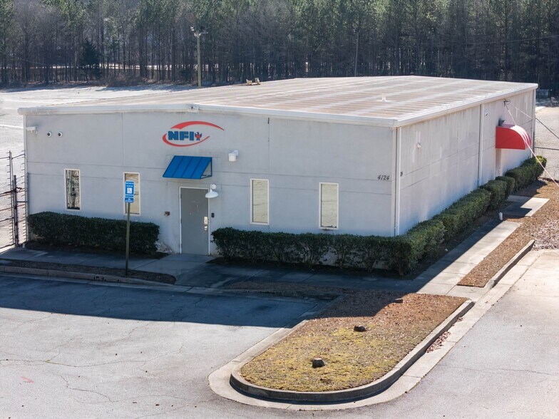 4124 Tanners Church Rd, Ellenwood, GA à louer - Photo de l’immeuble – Image 2 sur 6