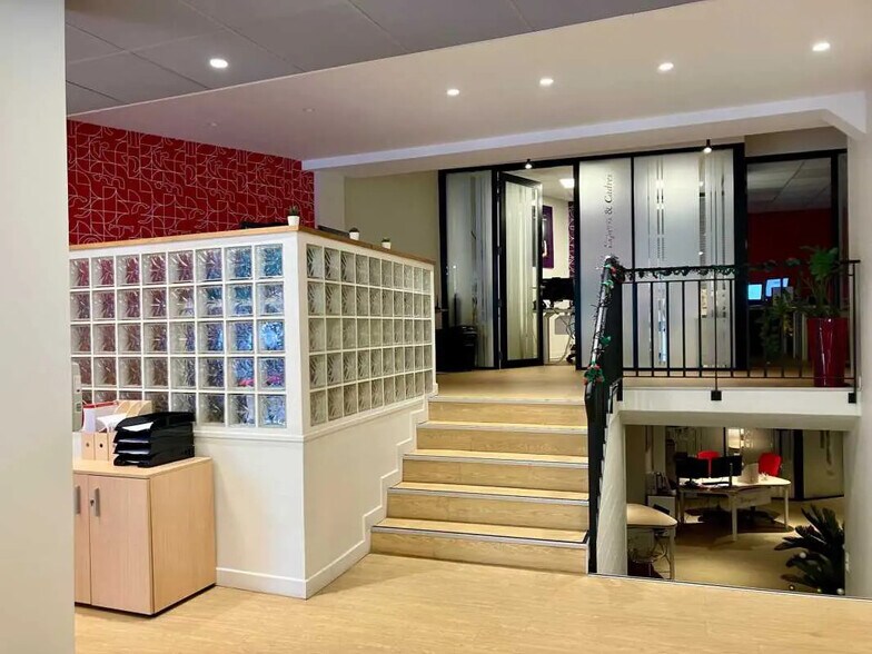 Bureau dans Montreuil à vendre - Photo de l’immeuble – Image 2 sur 5