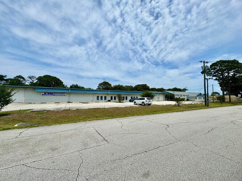 1826 Baldwin St, Rockledge, FL à vendre - Photo principale – Image 1 sur 21