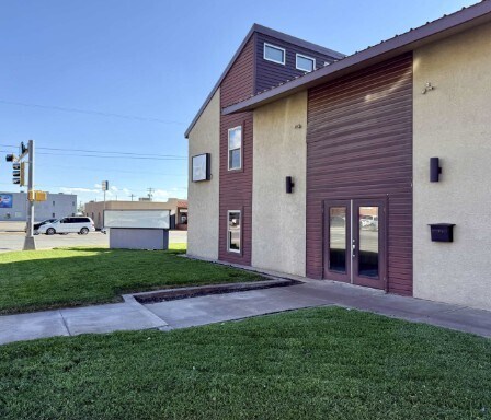 715 10th St, Alamogordo, NM à vendre - Photo de l’immeuble – Image 2 sur 27