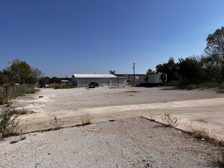 2122 E Highway 199, Springtown, TX à louer - Photo de l’immeuble – Image 3 sur 5