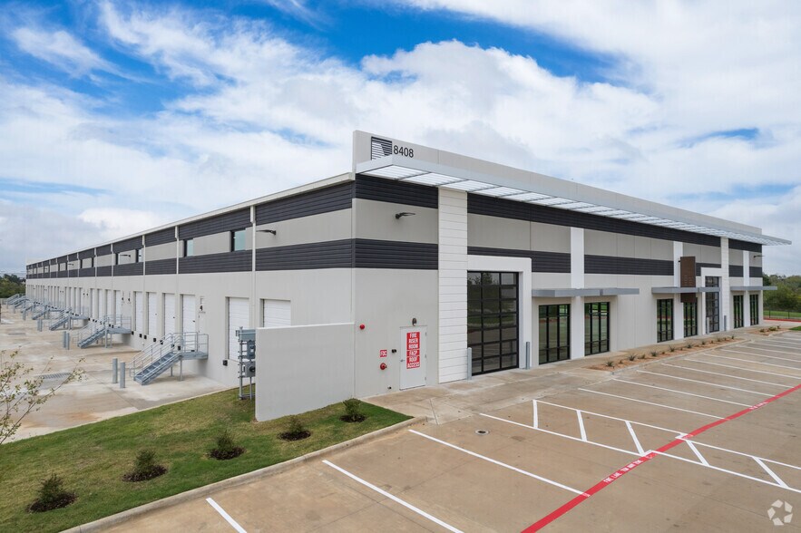 8408 Annalise Dr, Austin, TX à louer - Photo de l’immeuble – Image 3 sur 30
