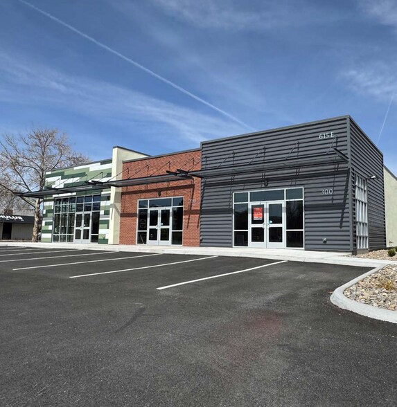 645 E Plumb Ln, Reno, NV à louer - Photo de l’immeuble – Image 3 sur 5