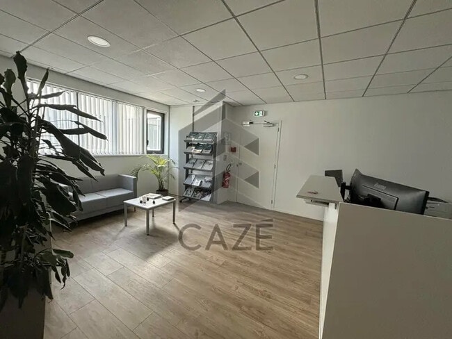 Plus de détails pour Local commercial à vendre