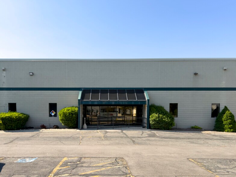 2415-2435 Custer Rd, Salt Lake City, UT à louer - Photo de l’immeuble – Image 2 sur 3