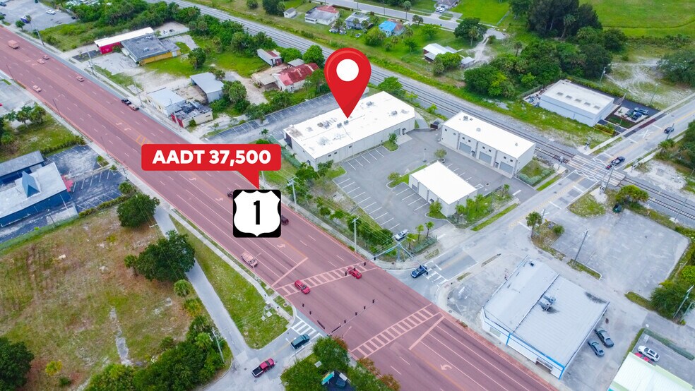 2500 S Harbor City Blvd, Melbourne, FL à louer - Photo de l’immeuble – Image 3 sur 16