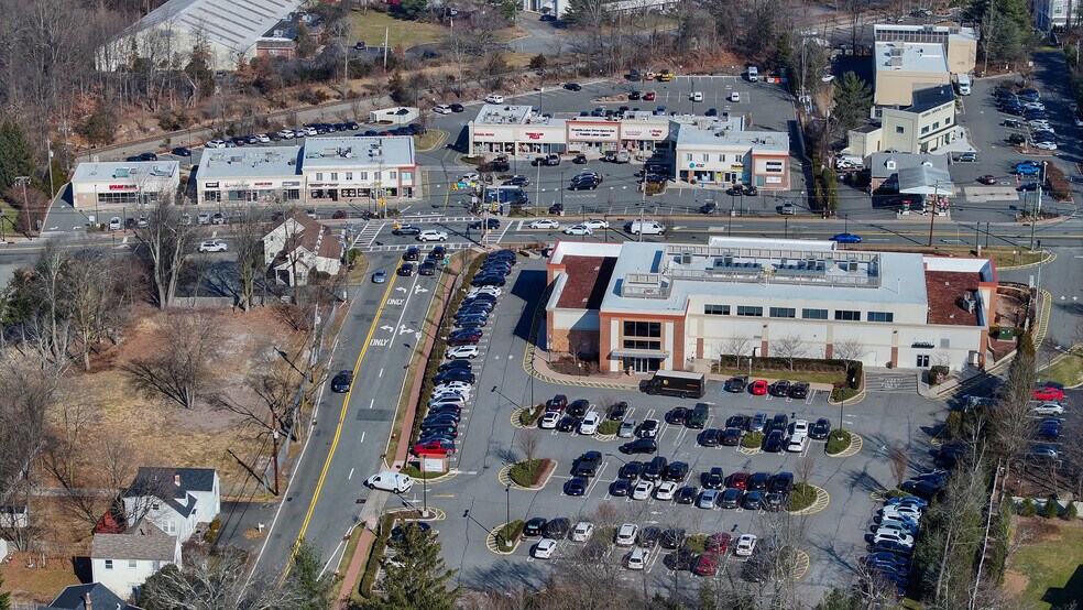 799-801 Franklin Ave, Franklin Lakes, NJ à louer - Photo de l’immeuble – Image 2 sur 4