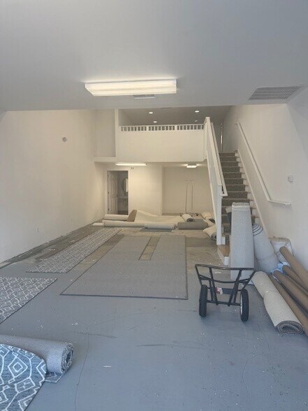 113 Danbury Rd, Ridgefield, CT à louer - Photo de l’immeuble – Image 3 sur 8