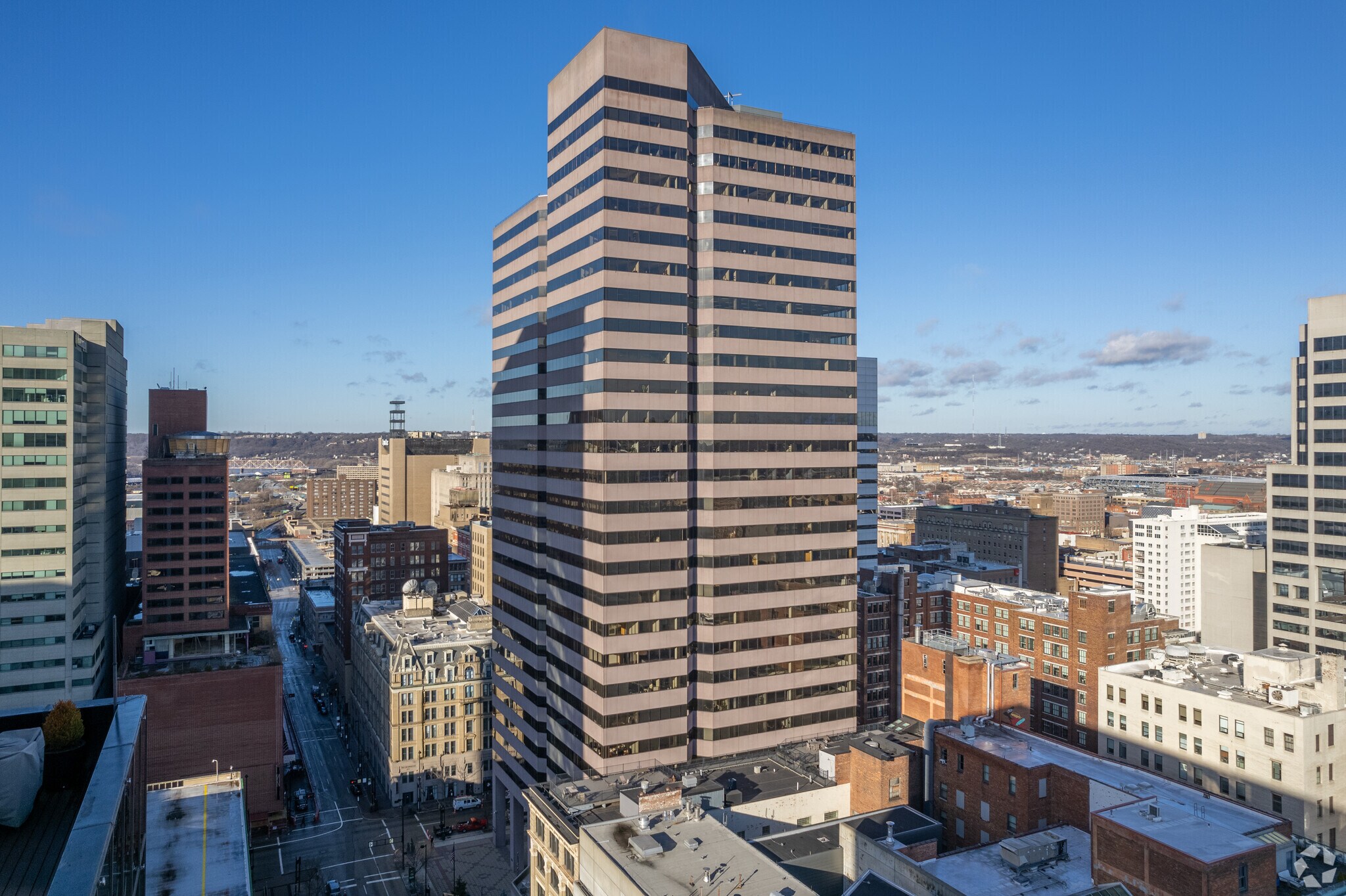 600 Vine St, Cincinnati, OH à louer Photo de l’immeuble– Image 1 sur 40
