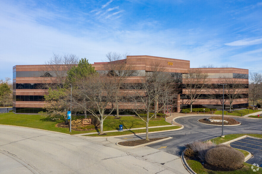 750 W Lake Cook Rd, Buffalo Grove, IL à louer - Photo de l’immeuble – Image 3 sur 14