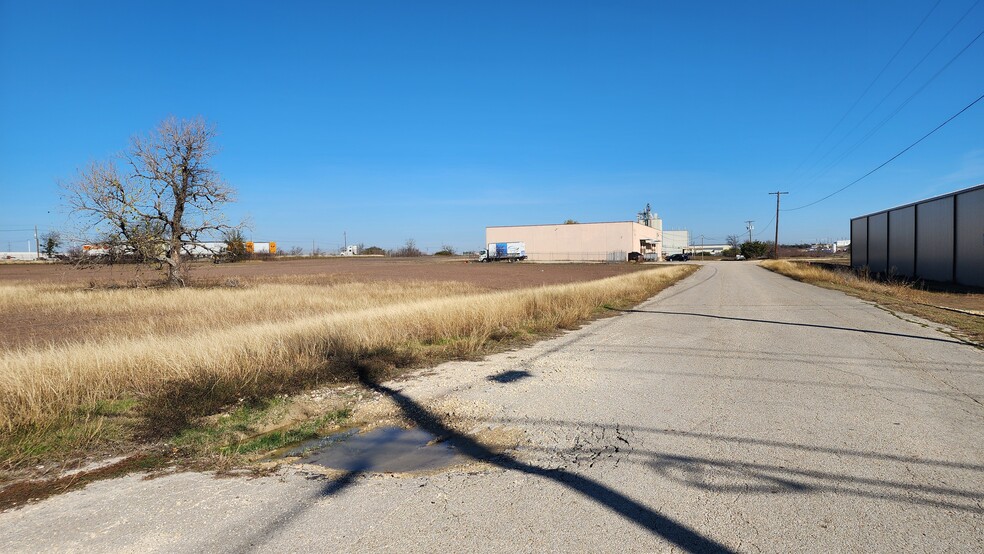 2400 Industrial Blvd, Temple, TX à louer - Photo de l’immeuble – Image 3 sur 12