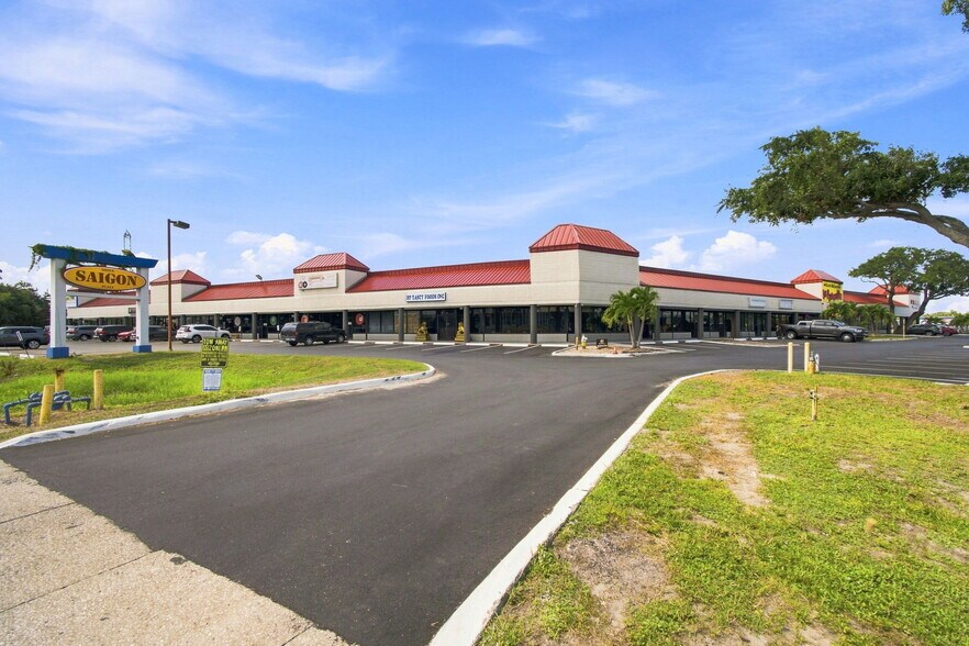 14100 US Highway 19 N, Clearwater, FL à louer - Photo de l’immeuble – Image 3 sur 61