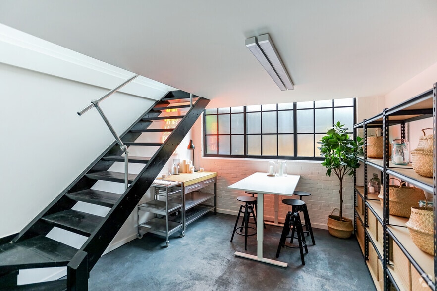 284 Water Rd, Wembley à louer - Photo intérieure – Image 3 sur 5