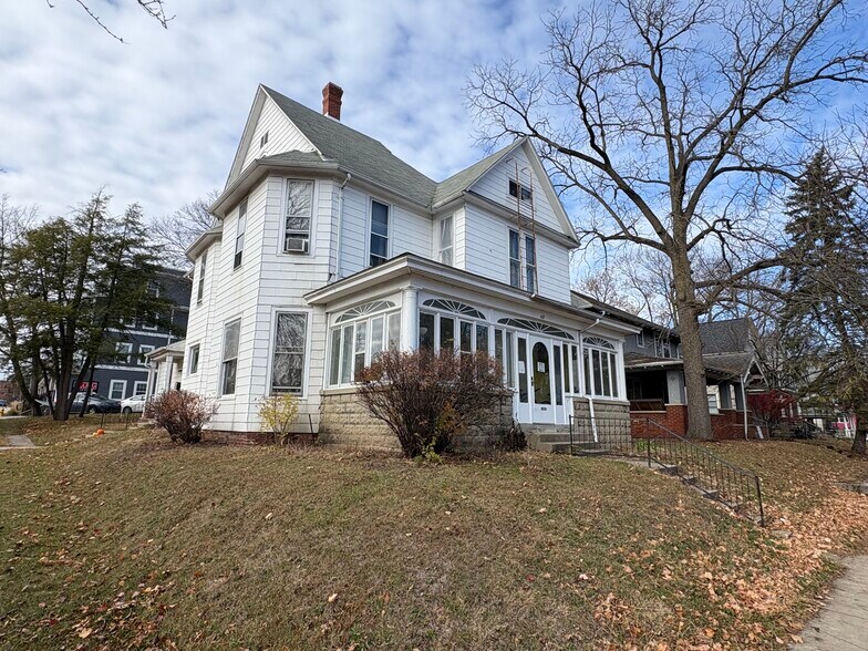 401 N Salisbury St, West Lafayette, IN à vendre - Photo de l’immeuble – Image 2 sur 52