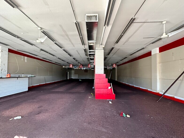 635 Jerusalem Ave, Uniondale, NY à louer - Photo de l’immeuble – Image 3 sur 13