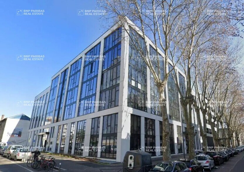 Bureau dans Villeurbanne à louer - Photo de l’immeuble – Image 3 sur 12