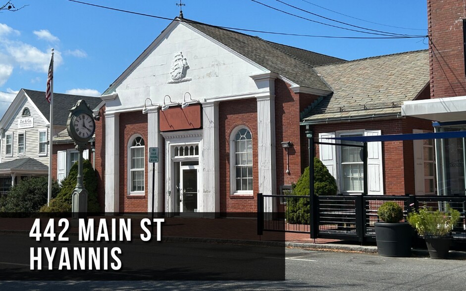 442 Main St, Hyannis, MA à louer - Photo de l’immeuble – Image 1 sur 5