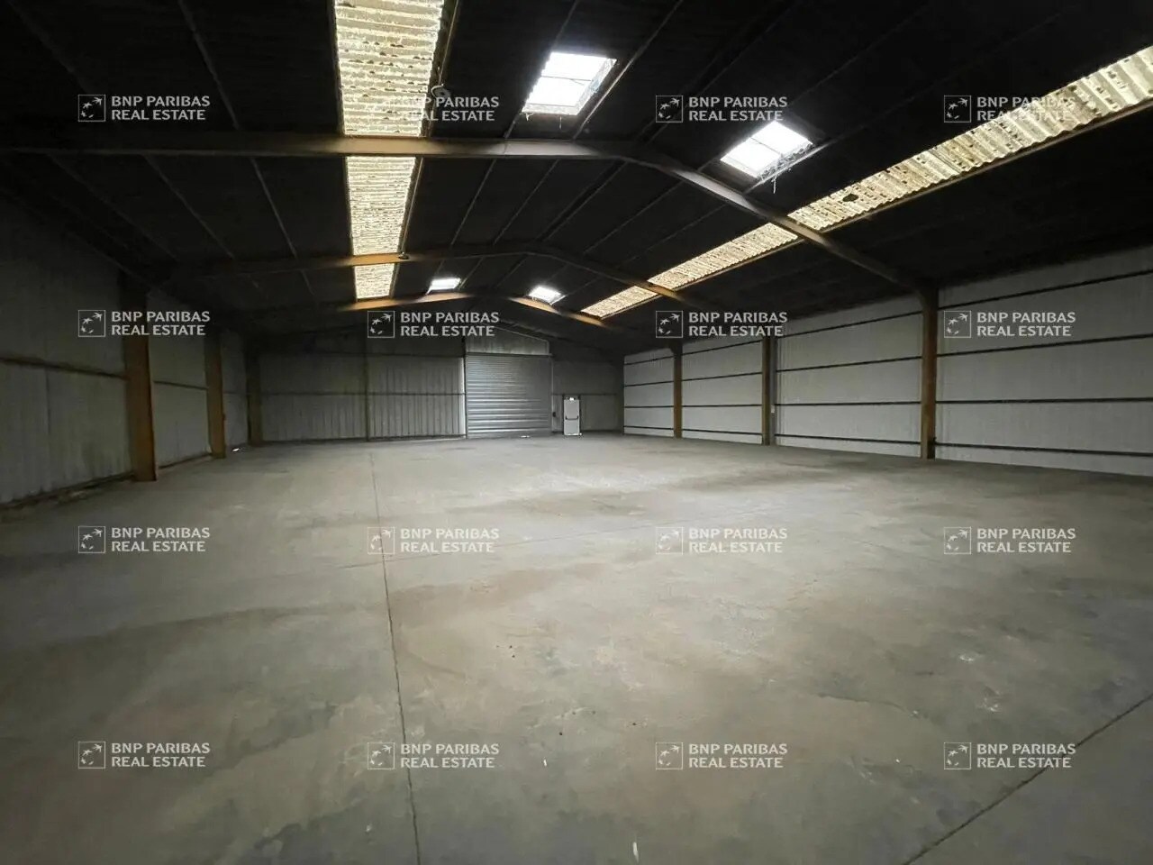 Local d’activités dans LA CHAPELLE-D'ARMENTIERES à louer Photo de l’immeuble– Image 1 sur 11