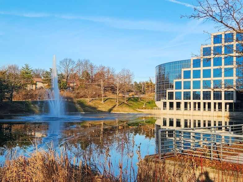 2 Cityplace Dr, Creve Coeur, MO à louer - Photo principale – Image 1 sur 29
