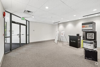 400 Cabot Dr, Hamilton, NJ à louer Photo intérieure– Image 2 sur 15