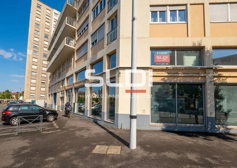 8 Carrefour De L'Europe, Mâcon à louer Photo de l’immeuble– Image 1 sur 6